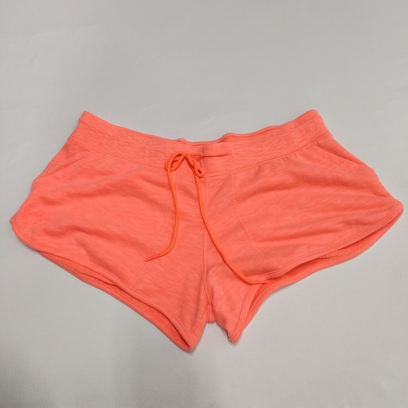 Under Armour Pants - Under Armour Women's Shorts Size XL